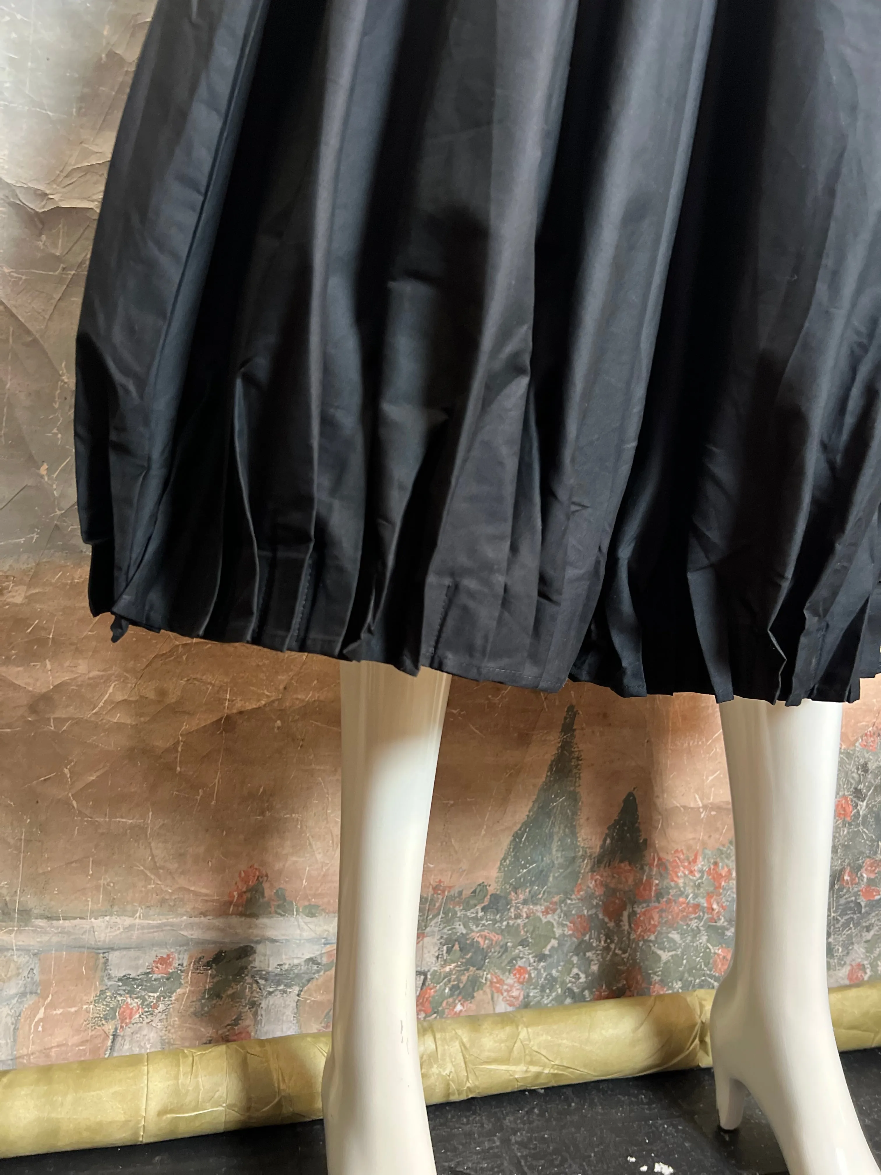 1332 Pleated Dress Pant
